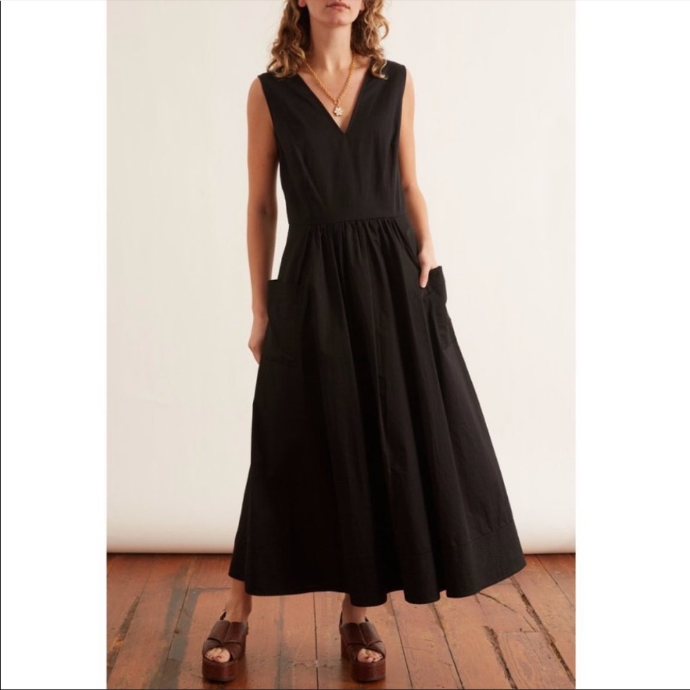CO Trapunto Hem V-neck Sleeveless Dress